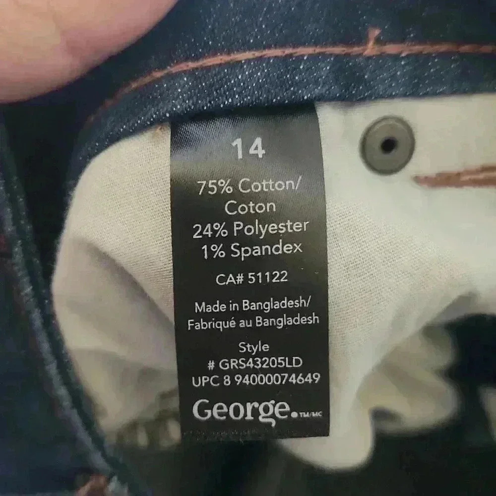 George Denim Capri Shorts NWT Size 14 Mid Rise Stretch 5 Pocket - Picture 8 of 12